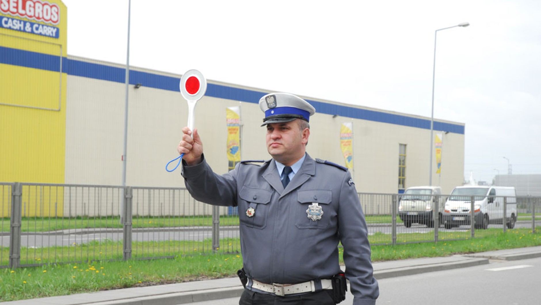 Dokumenty proszę! Zobacz jak powinna wyglądać kontrola drogowa