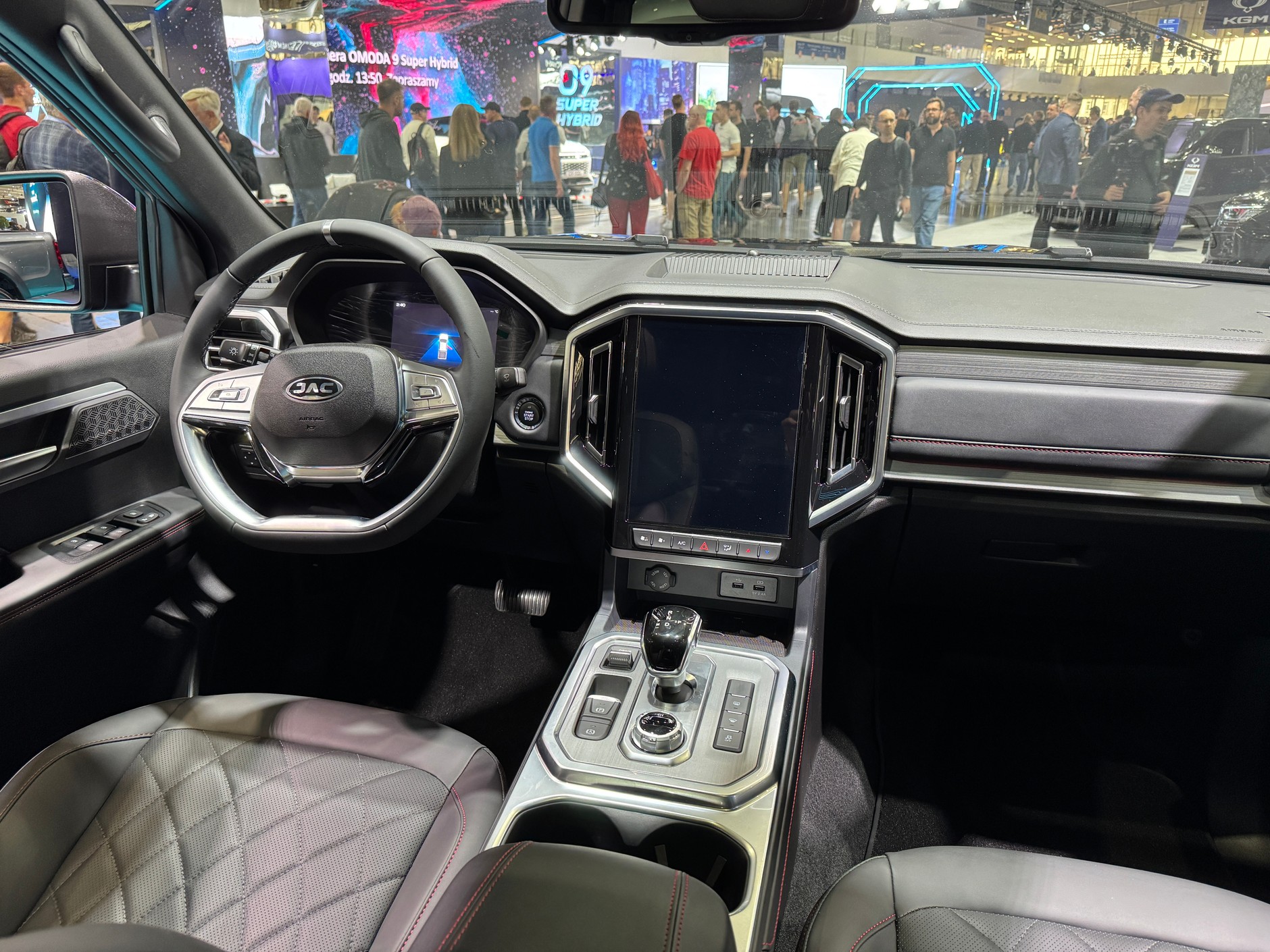 JAC na Poznań Motor Show 2025