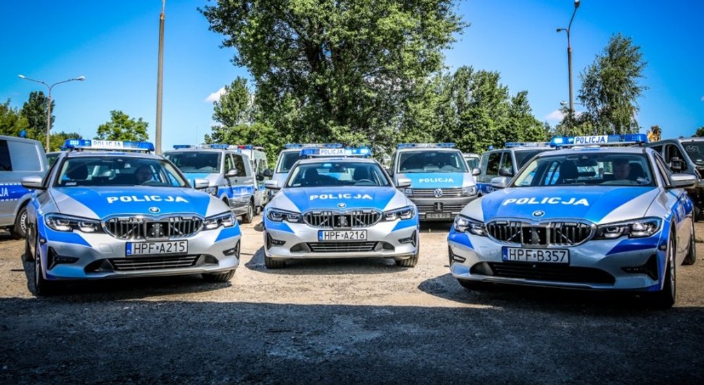 Nowe policyjne BMW 320i
