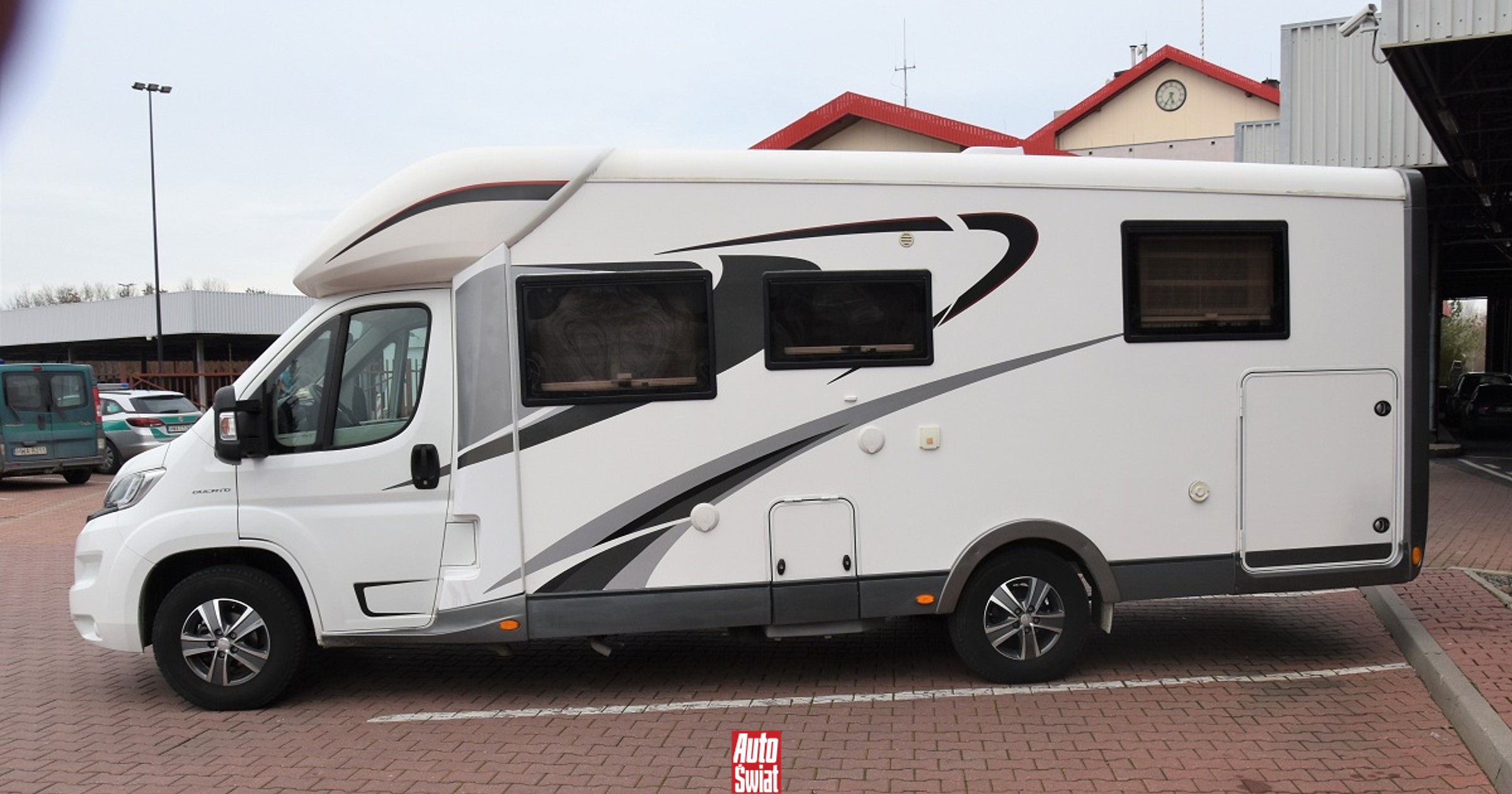 Zatrzymali na granicy kampera z przerobionym numerem VIN. To trzeba zawsze sprawdzić