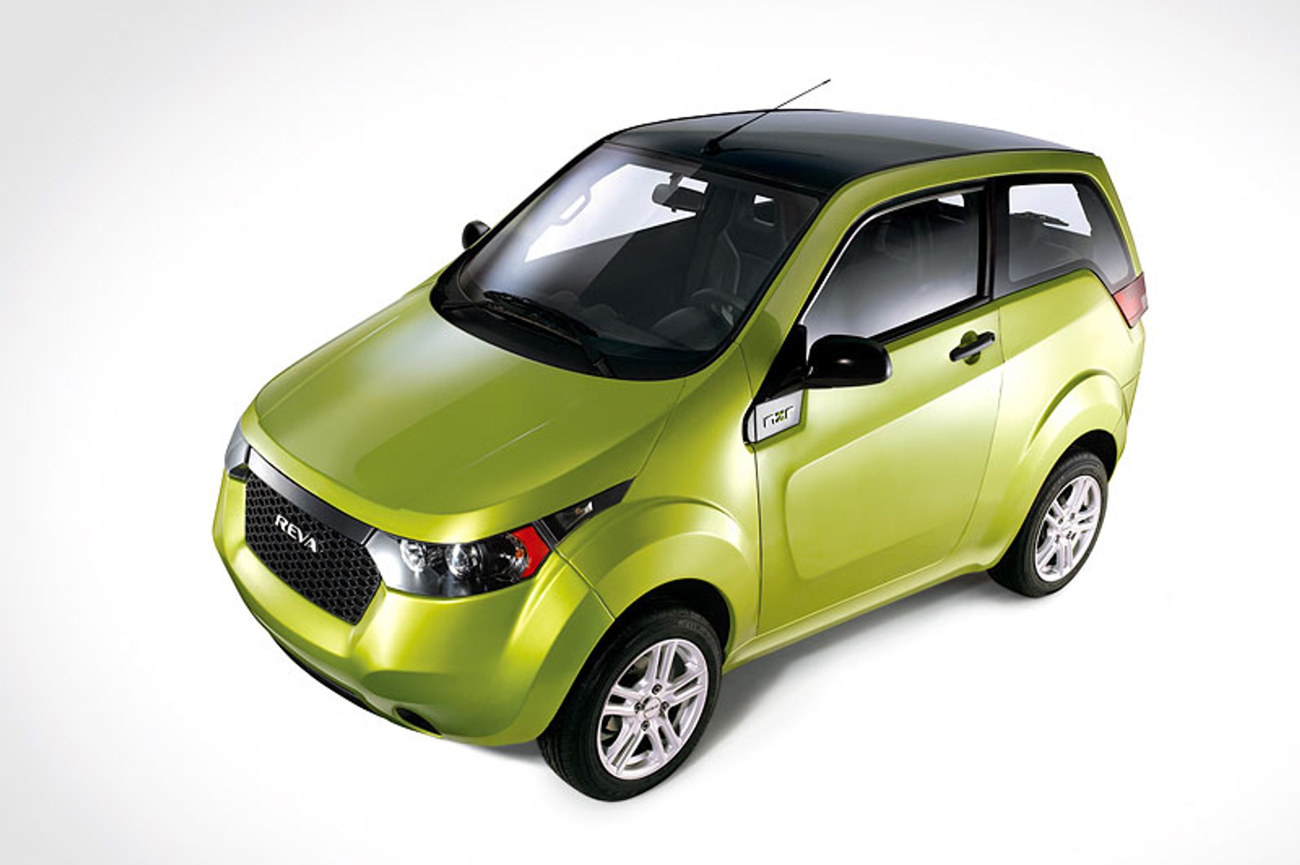 Reva Electric wybuduje fabrykę samochodów miejskich na Słowacji