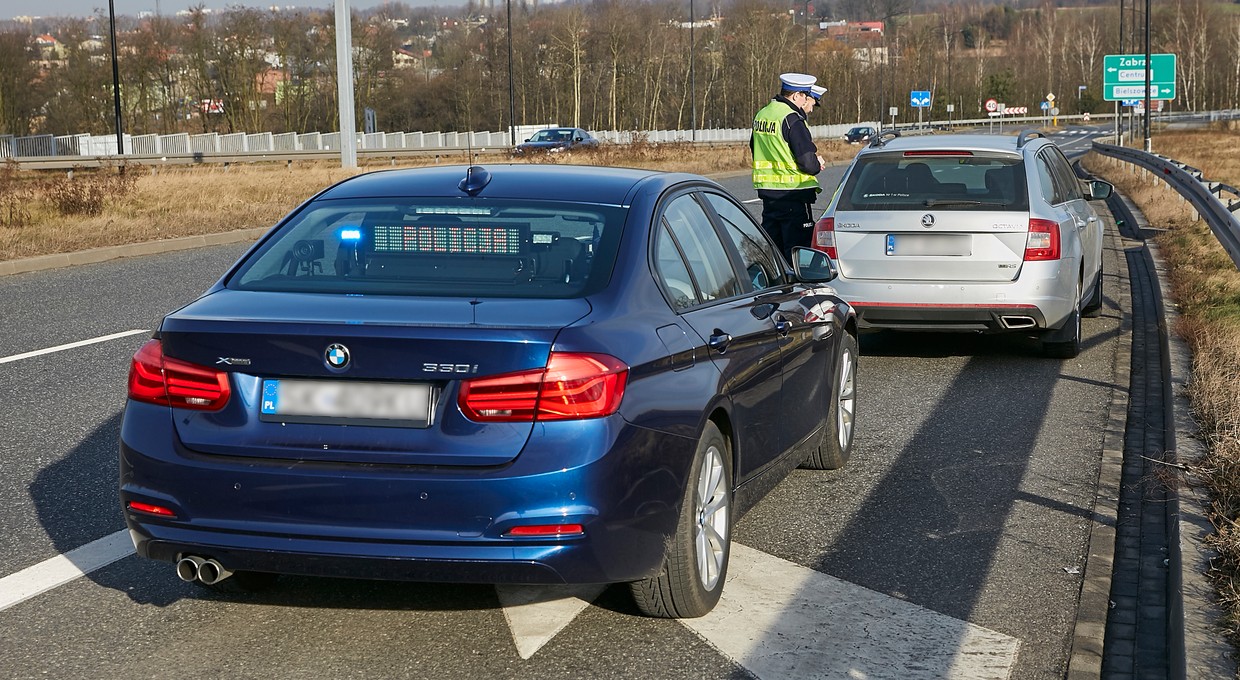 Jakimi nieoznakowanymi radiowozami jeździ policja? Sprawdziliśmy, co widać na drogach
