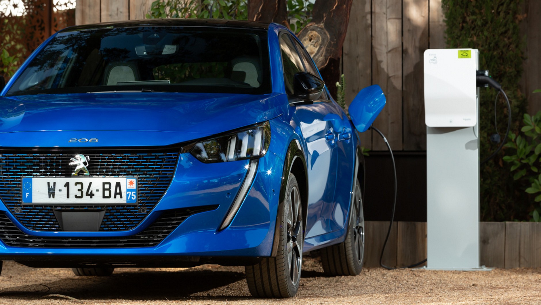 Peugeot e-208