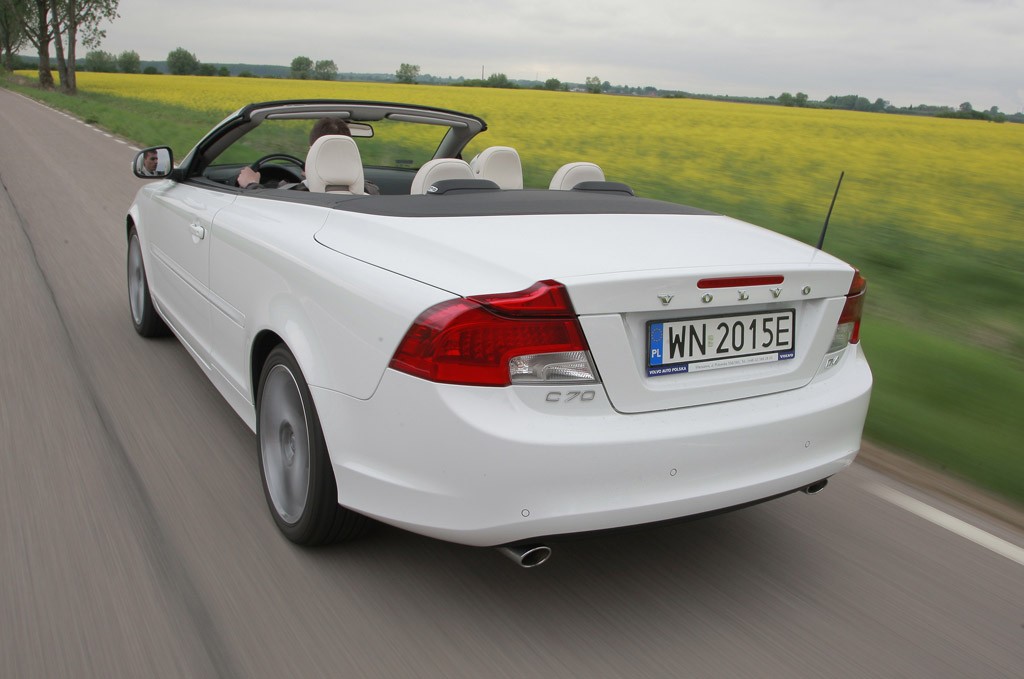 Volvo C70 przyciąga spojrzenia