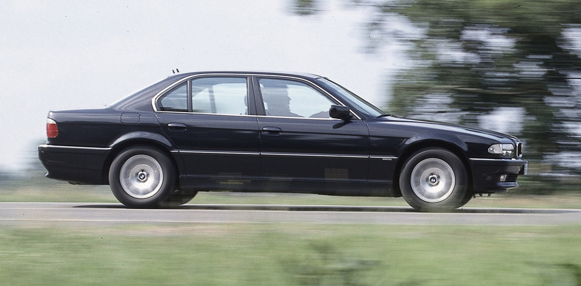 BMW 740d kontra Mercedes S 400 CDI: ostrożność bardzo wskazana