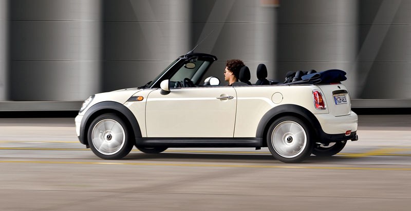 Detroit 2009: premiera światowa Mini Cabrio