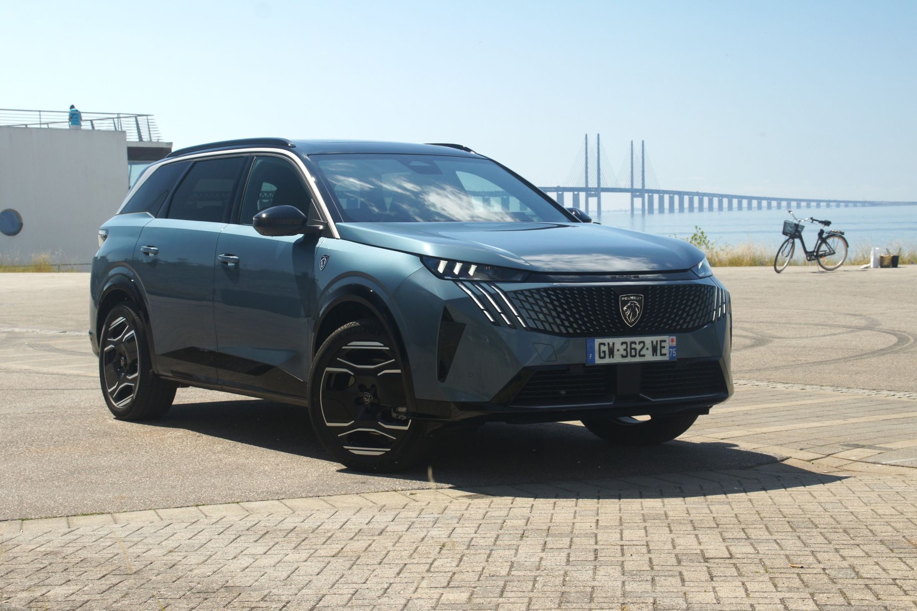 Peugeot E-5008 w pierwszym teście