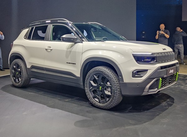Jeep Avenger w końcu otrzymał najbardziej terenową wersję. Będzie wyjeżdżał z Polski