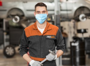 Pandemia koronawirusa – czy da się bezpiecznie naprawić auto?