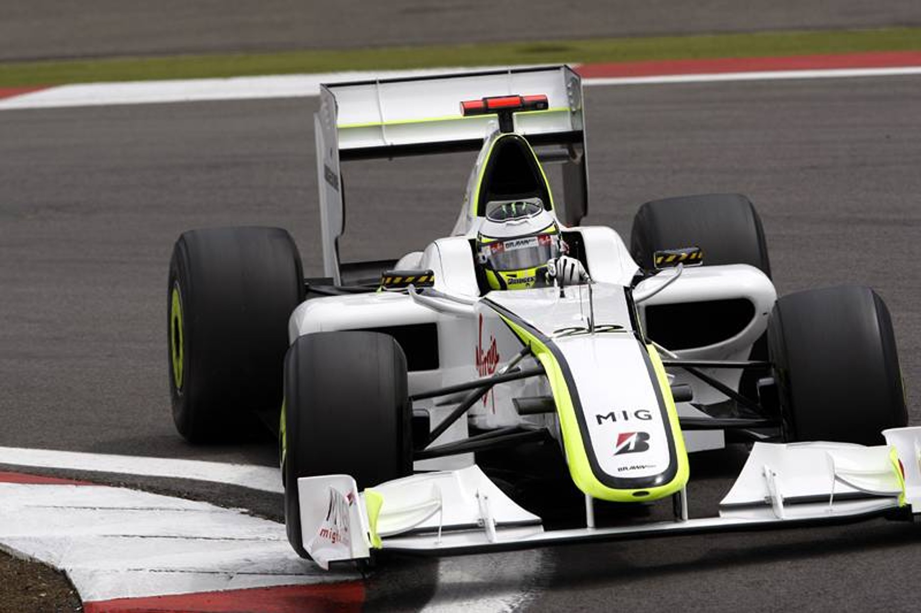 Grand Prix Niemiec 2009: rozpędzony Red Bull Racing dogania Brawn GP (fotogaleria)