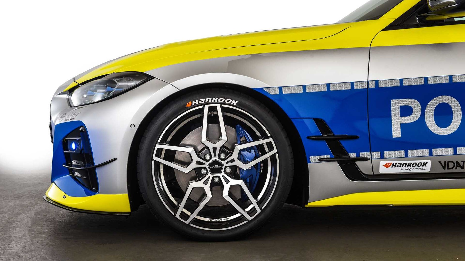 Koncepcyjny radiowóz BMW i4 AC Schnitzer