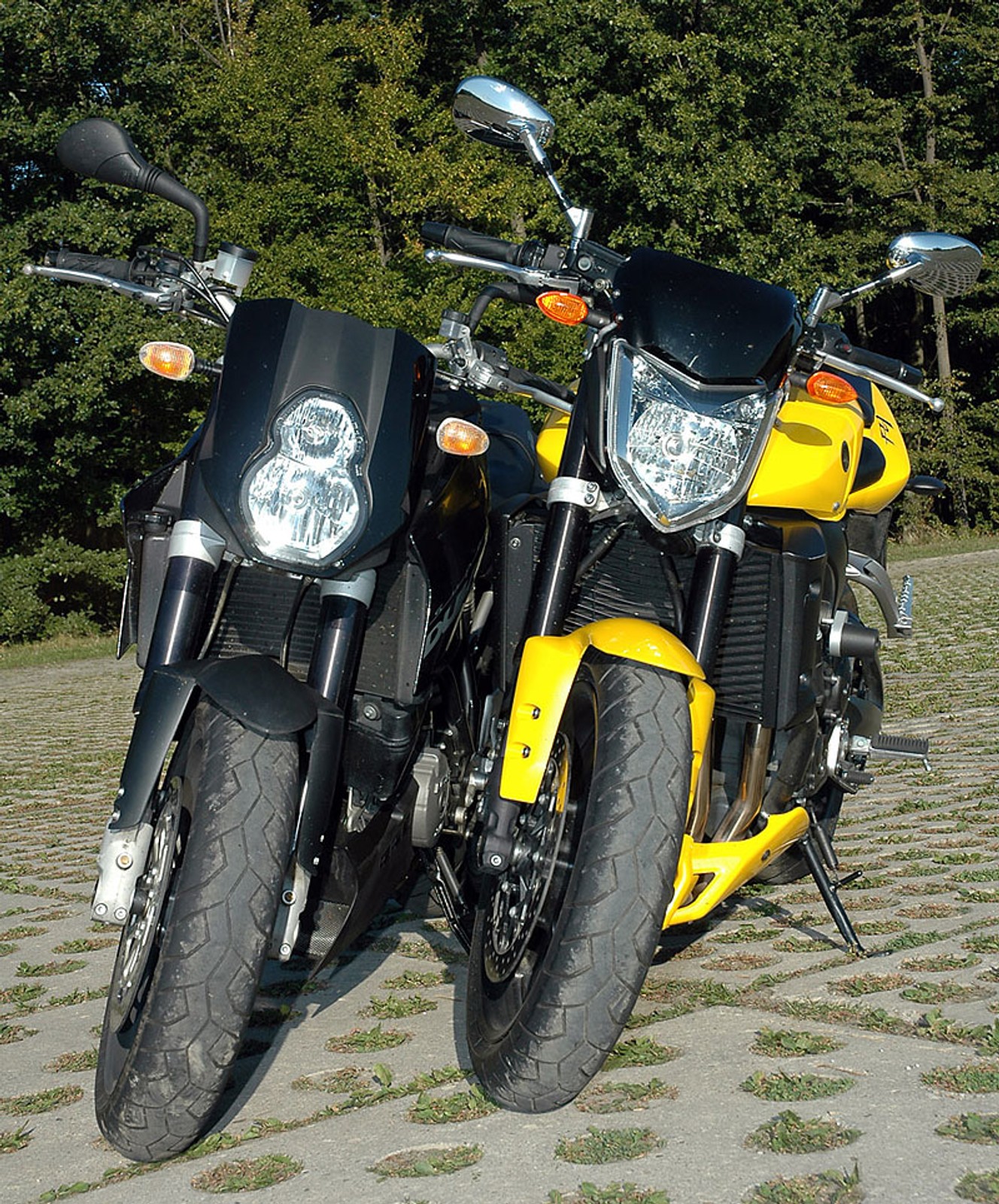 KTM 990 SuperDuke vs. Yamaha FZ1 (test porównawczy)