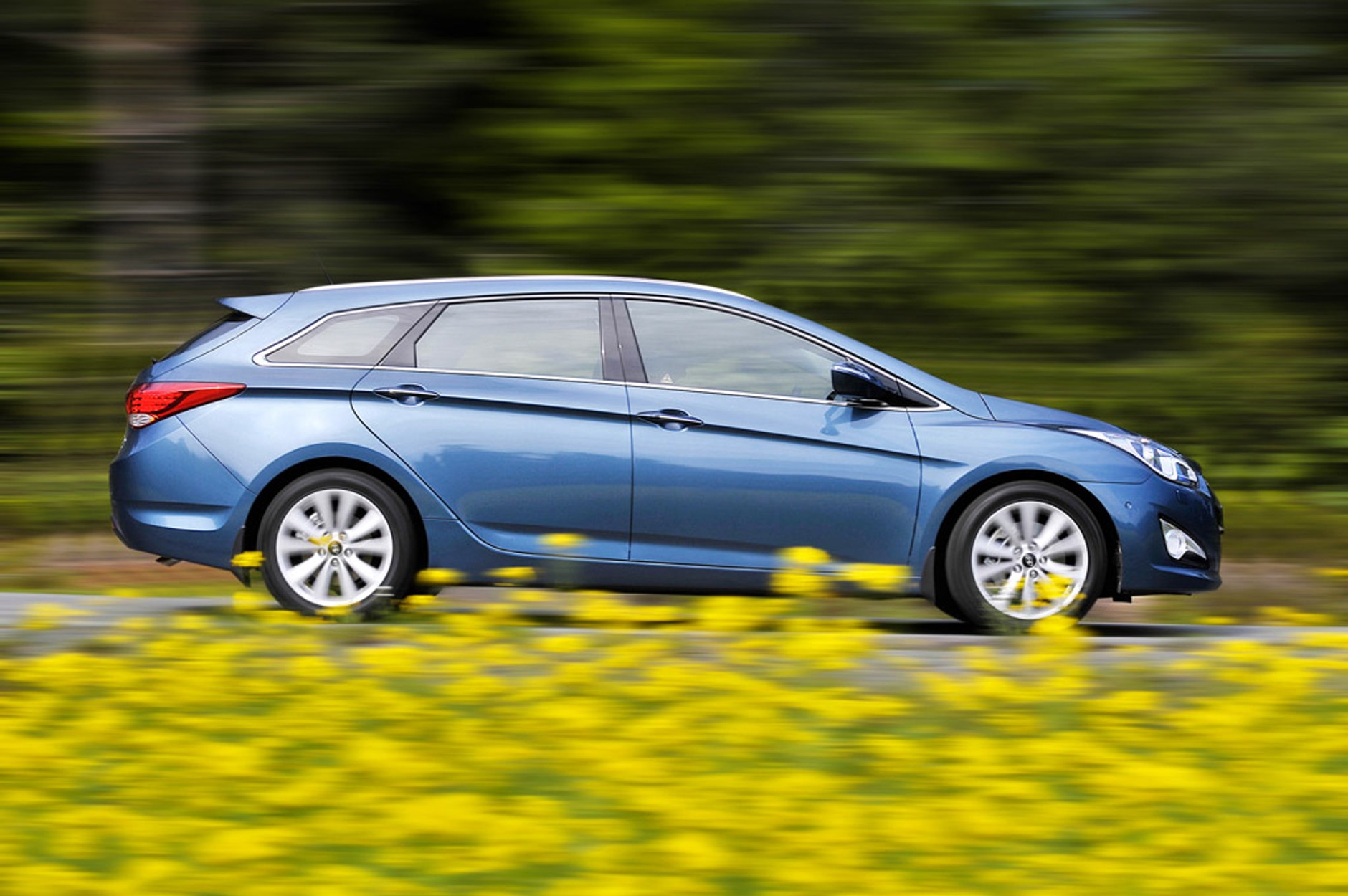 Hyundai i40: szybki skok do klasy premium