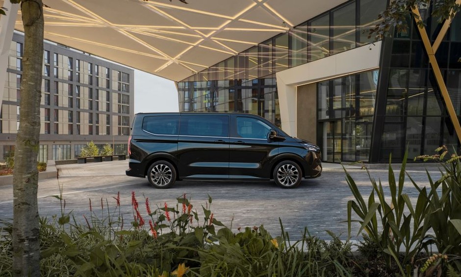 Ford E-Tourneo Custom
