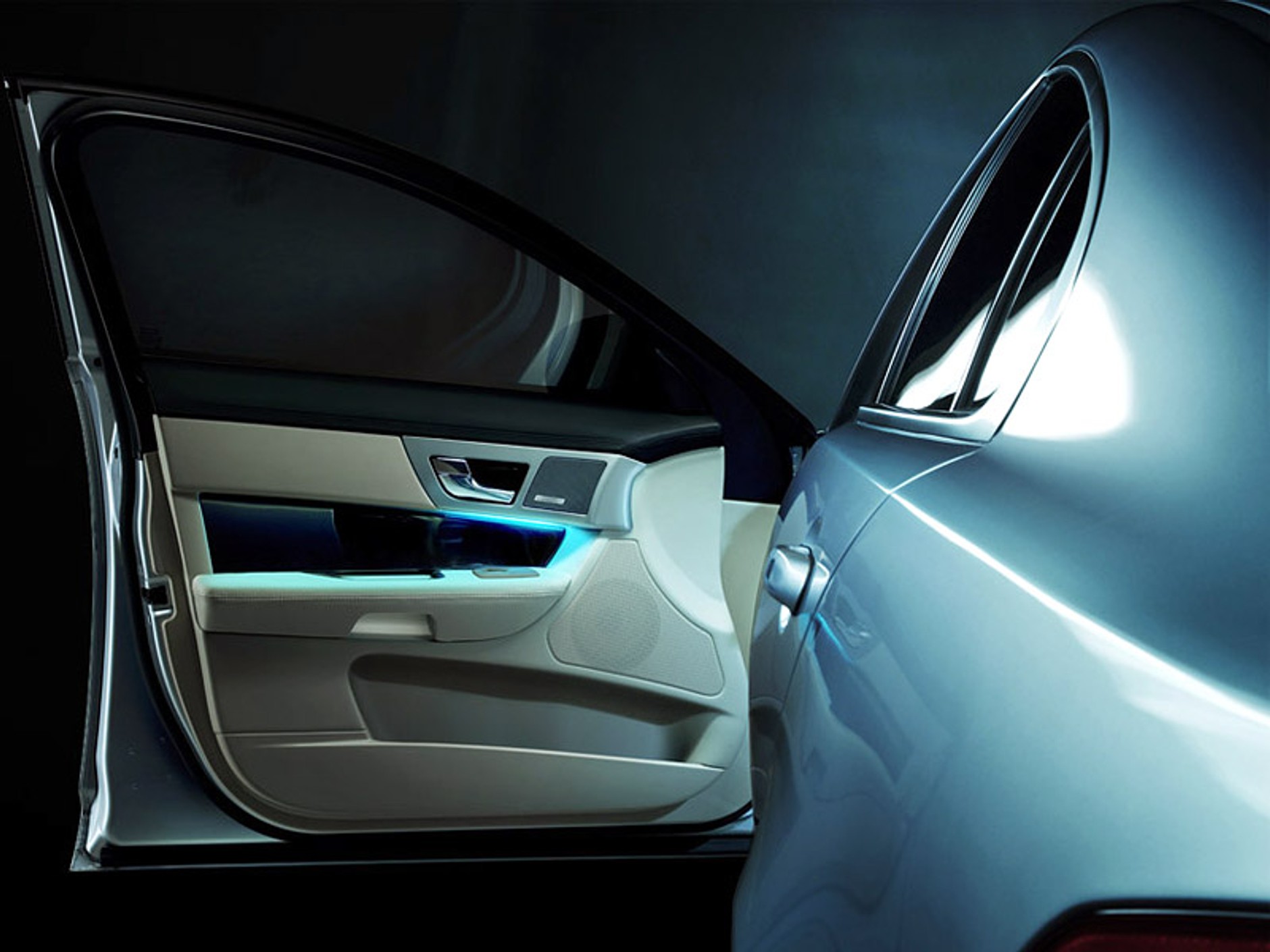 IAA Frankfurt 2007: Jaguar XF – kot ratunkowy (zdjęcia i informacje)