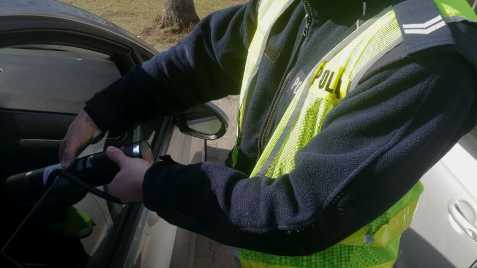 Policja ma specjalne mierniki do szyb