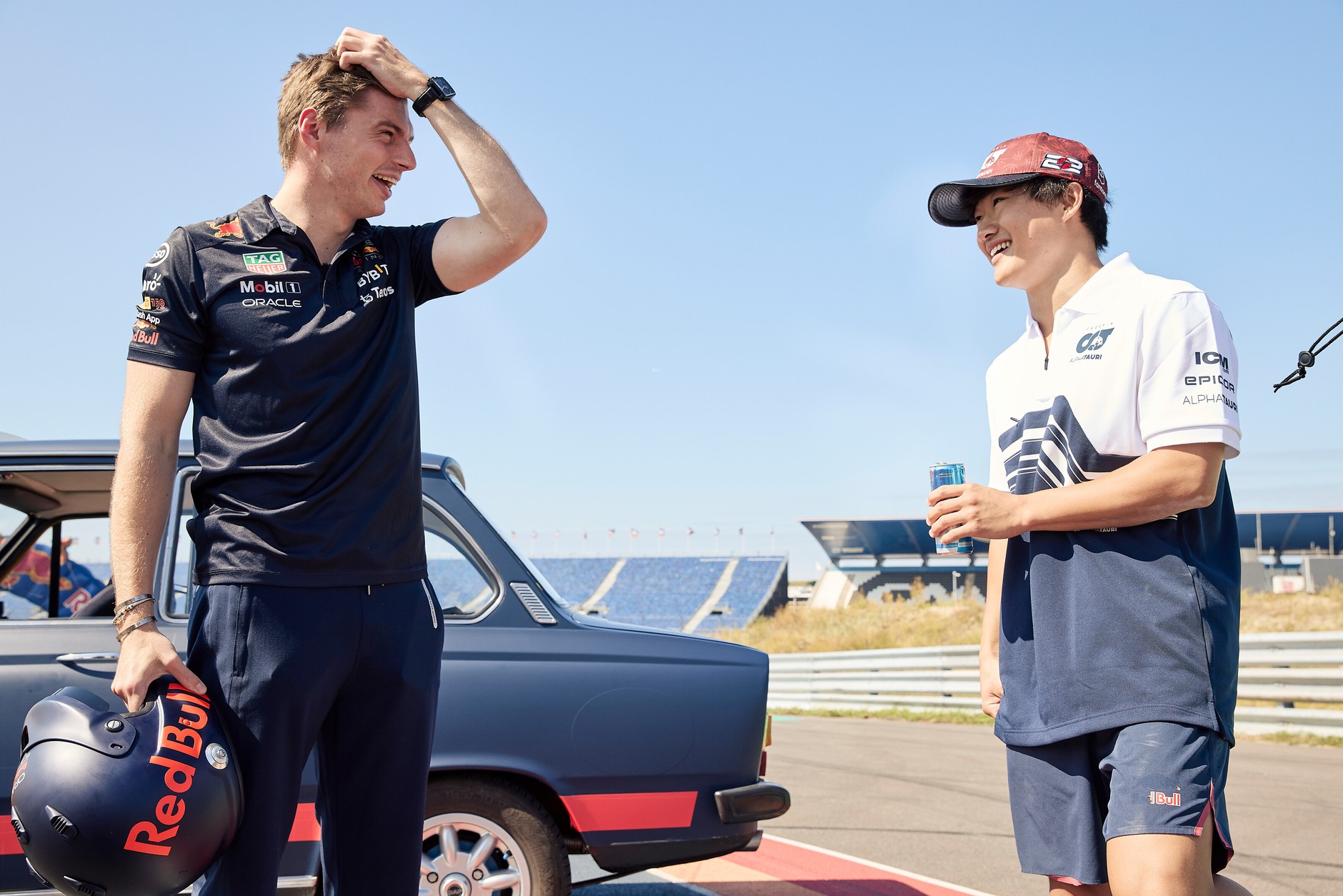 Wyścig na wstecznym biegu - Max Verstappen oraz Yuki Tsunoda