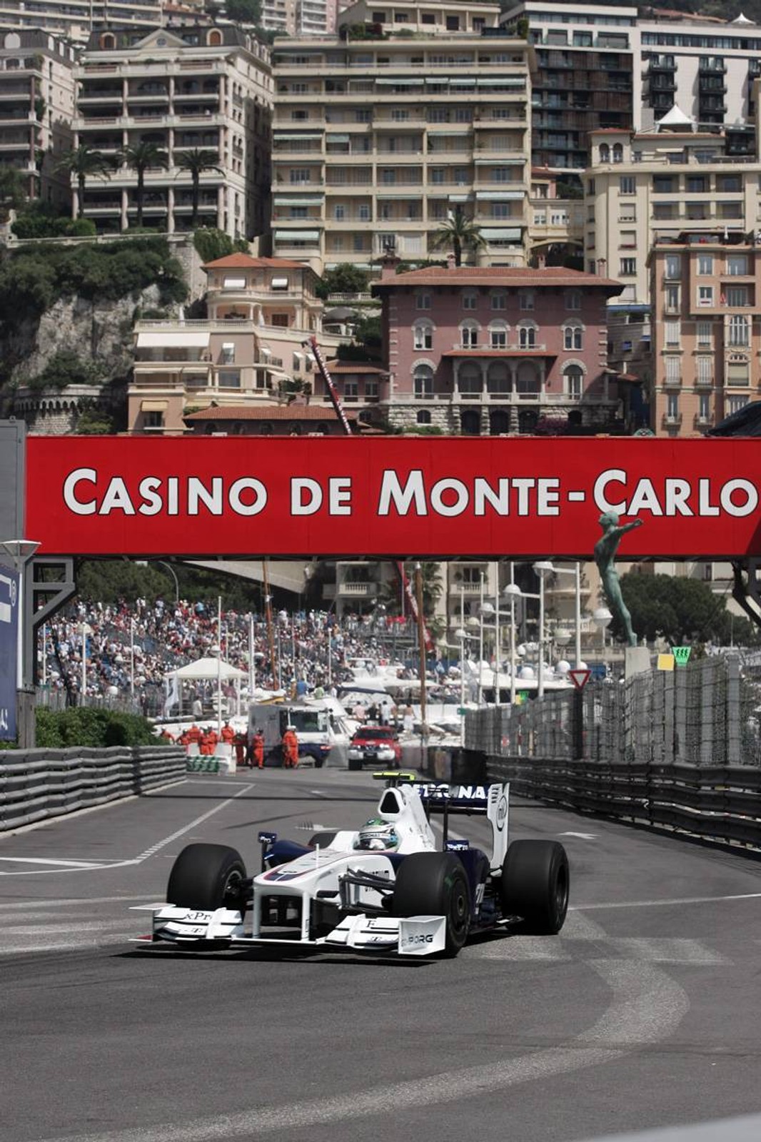 Grand Prix Monaco 2009: Button królem, Kubica w garażu (fotogaleria)