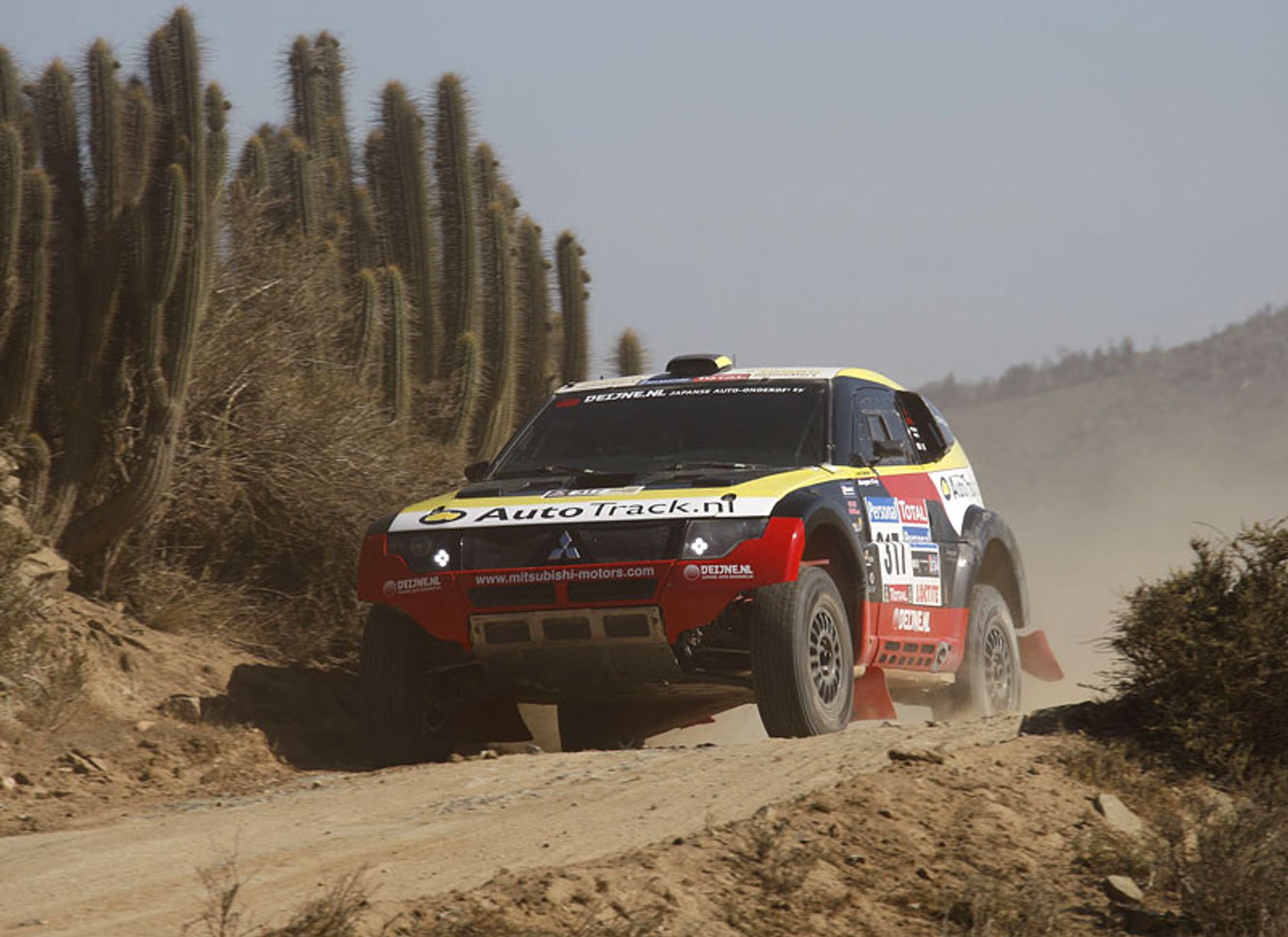 Rajd Dakar 2010: Przygoński już 8, Sonik broni honoru (12. etap na żywo, wyniki, foto)