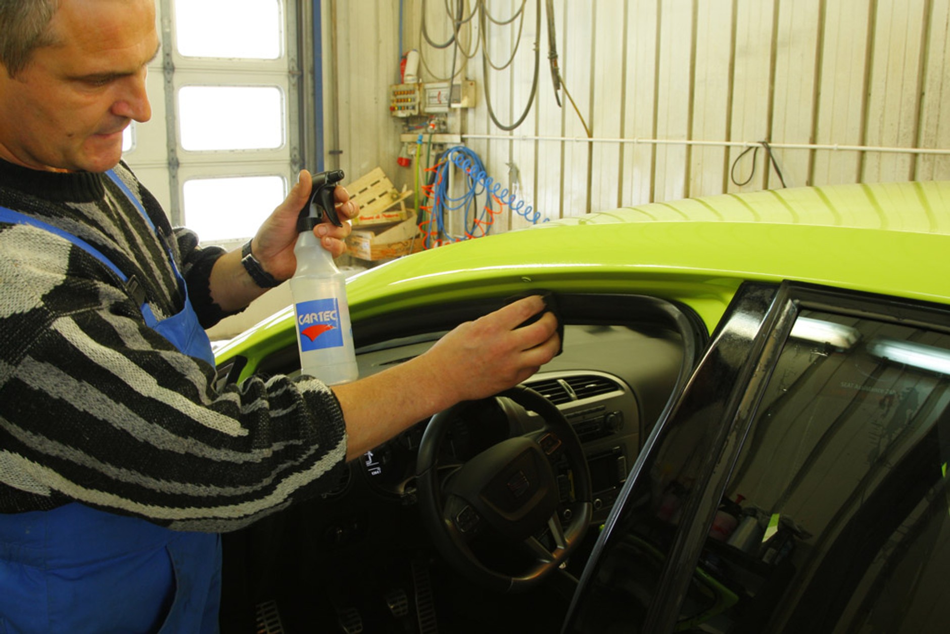 Radzimy gdzie i jak umyć auto zimą