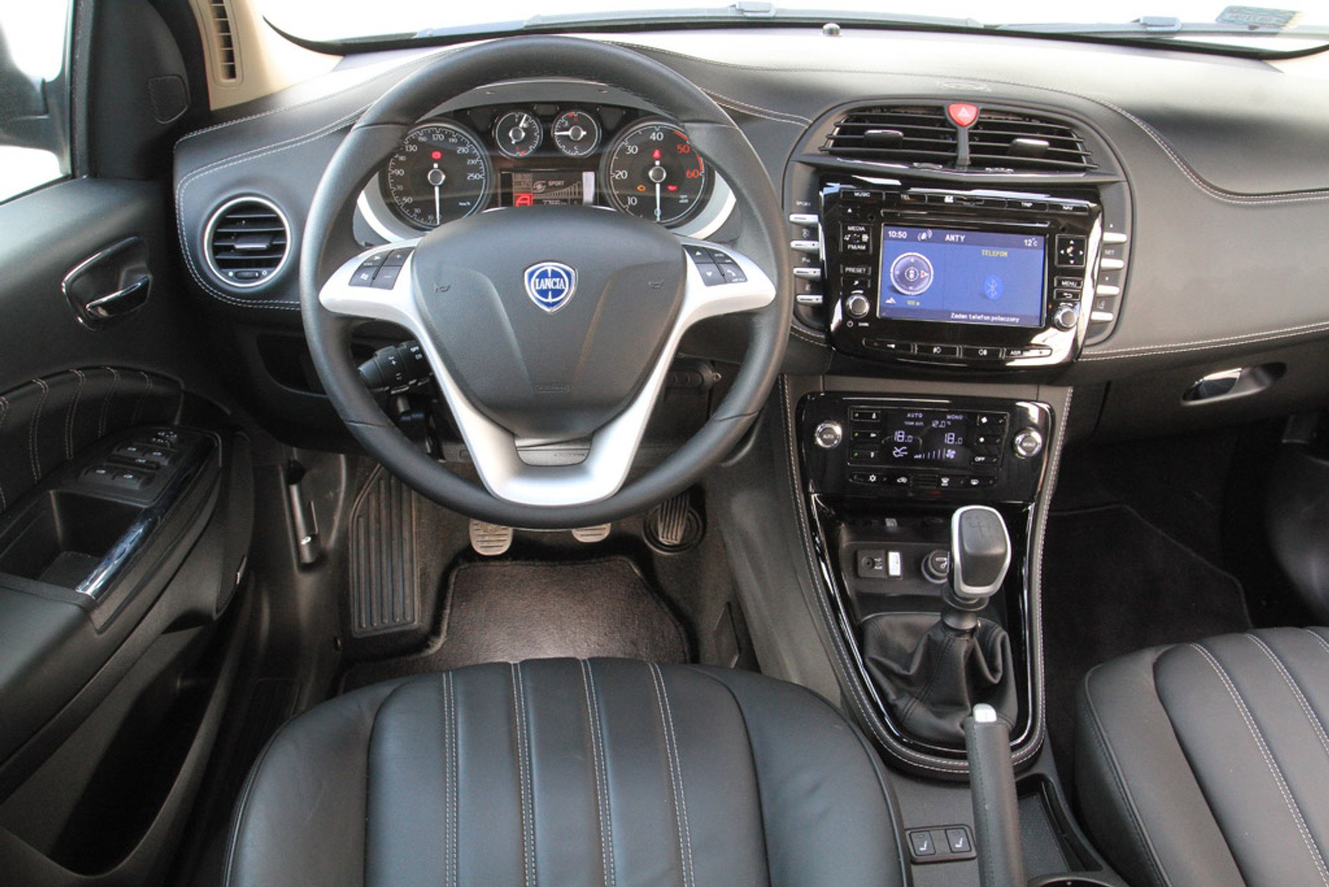 Lancia Delta: matowoczarna piękność