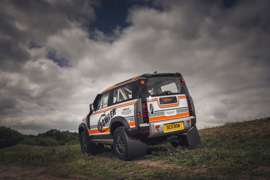 Rajdowy Land Rover Defender 90 od Bowlera