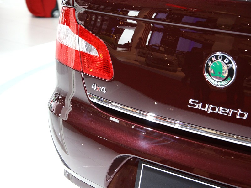 Paryż 2008: Škoda Superb 4x4 z silnikami 1,8 TSI i 2.0 TDI CR
