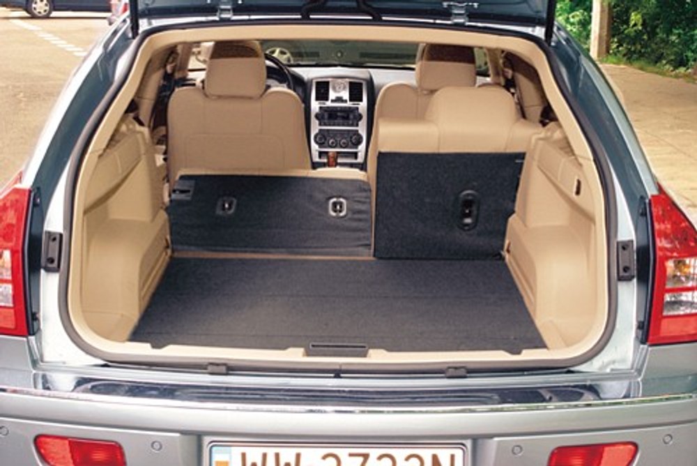 Chrysler 300C Touring 5.7 Hemi - Amerykańska alternatywa