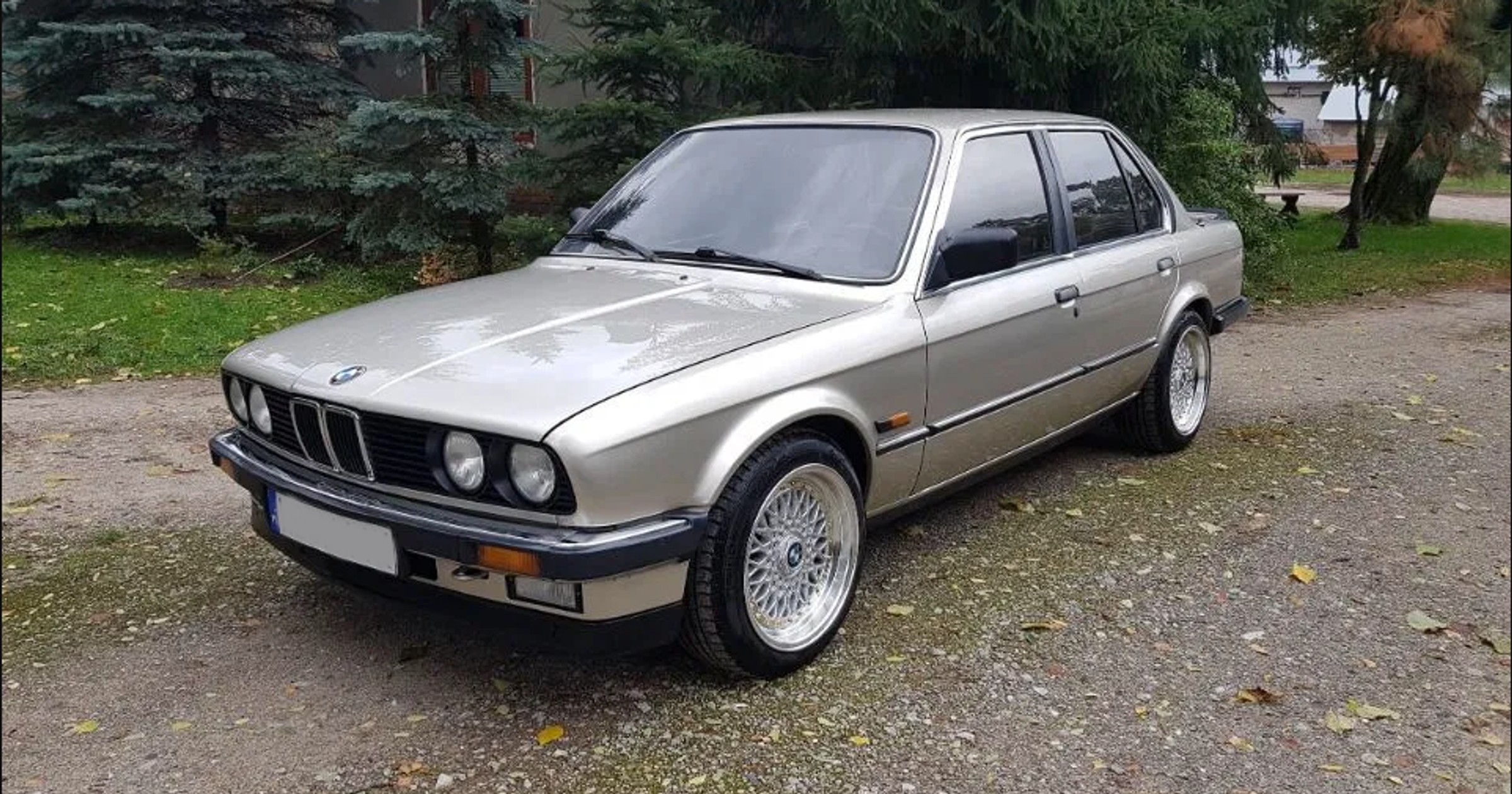 Marcin Prokop sprzedaje BMW E30