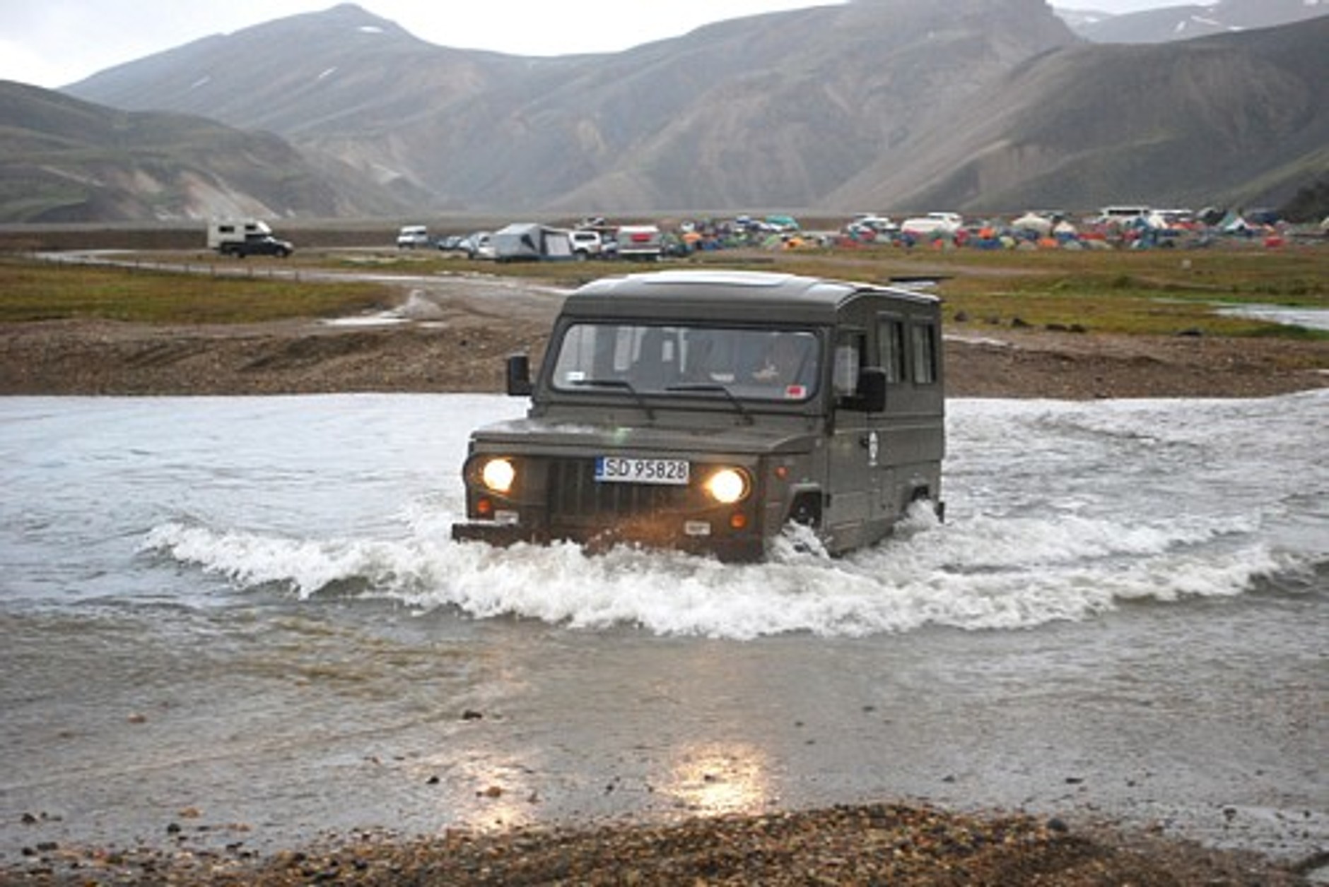 Honkerem po Islandii: Gejzery i wodospady