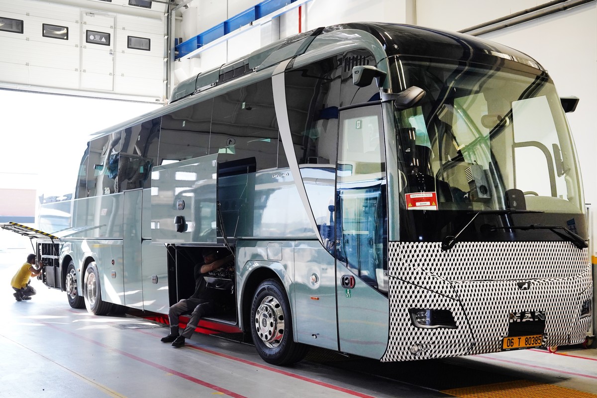 Pierwszy autokar elektryczny w Europie. Początek końca ery Diesla?