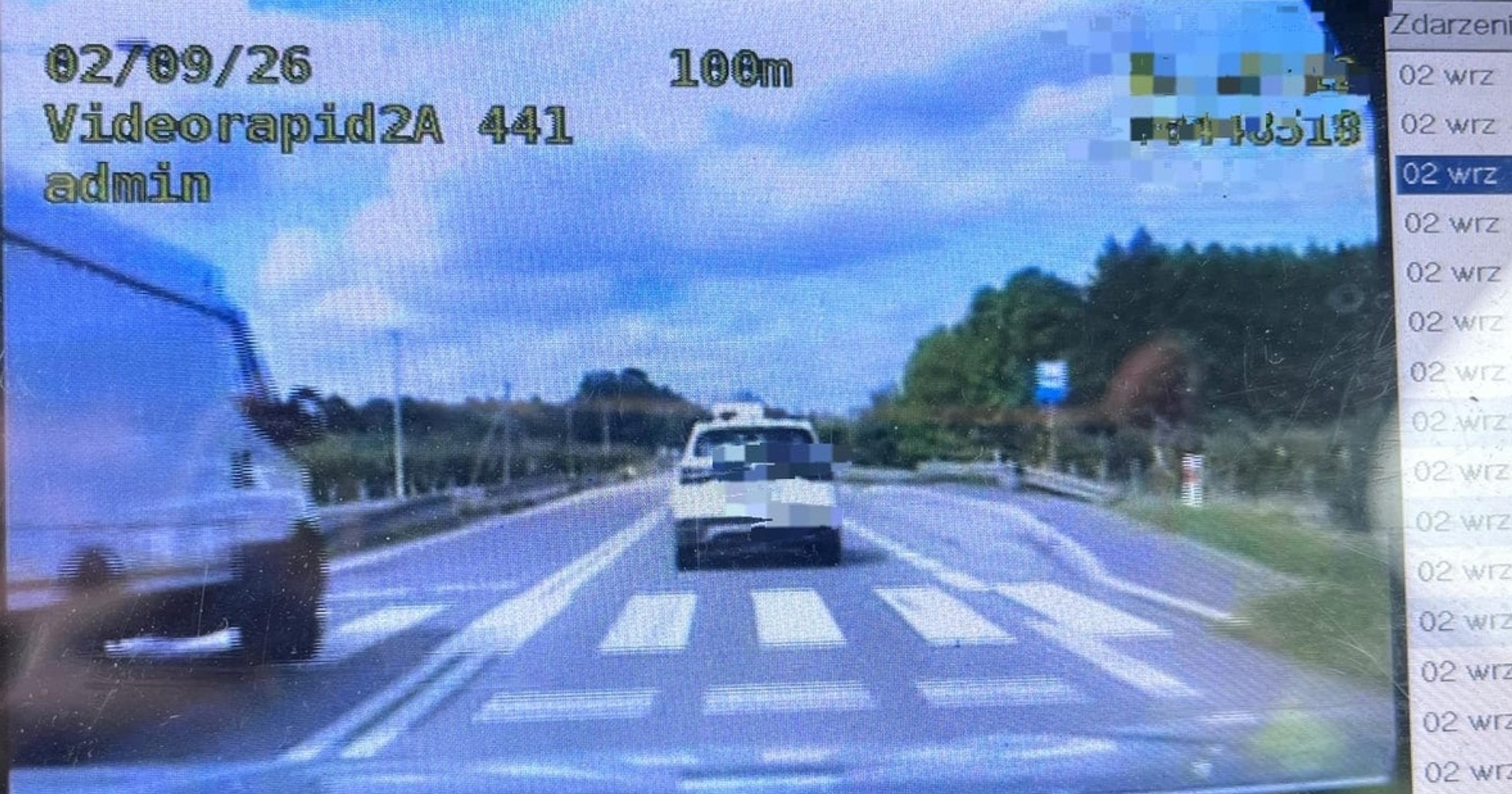Kierowca Iveco dostał 20 punktów karnych i 1700 zł mandatu za wyprzedzanie przy przejściu dla pieszych