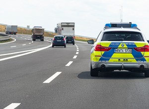Jechał ponad 400 km/h i ma kłopoty. Autostrady w Niemczech bez ograniczeń prędkości to fakt czy mit?