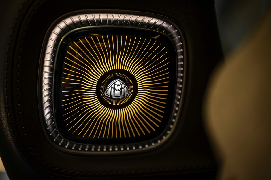 Mercedes-Maybach EQS 680 SUV