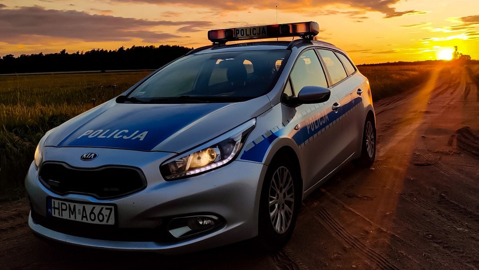 Prowadził auto na awaryjnych. Wydmuchał 4 promile