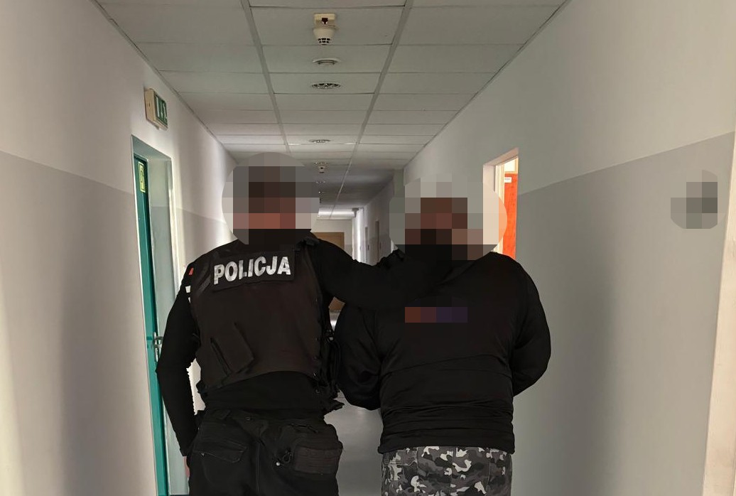 Obraz pochodzący z serwisu https://piaseczno.policja.gov.pl/pp1/aktualnosci/129486,Zdenerowal-sie-wiec-urwal-wycieraczke.html