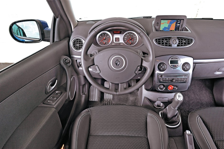 Nowy Volkswagen Polo kontra benzynowa konkurencja - Czy okaże się lepsze od Fiesty, Jazza, i20, Corsy i Clio?