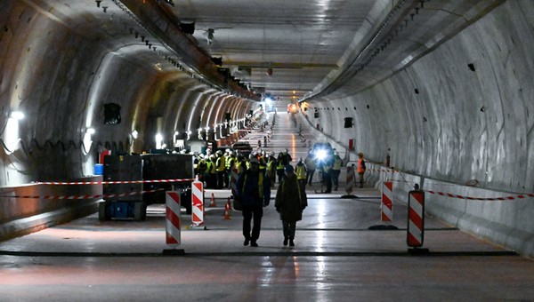 Kierowcy nie są już skazani na promy. Tunel pod Świną został oficjalnie otwarty