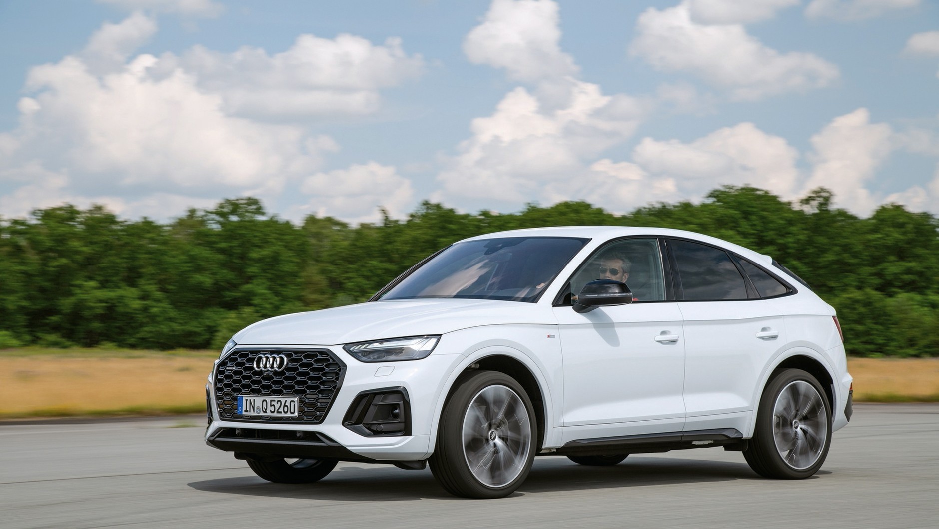 Porównanie SUV-ów: Audi Q5 Sportback 40 TDI quattro