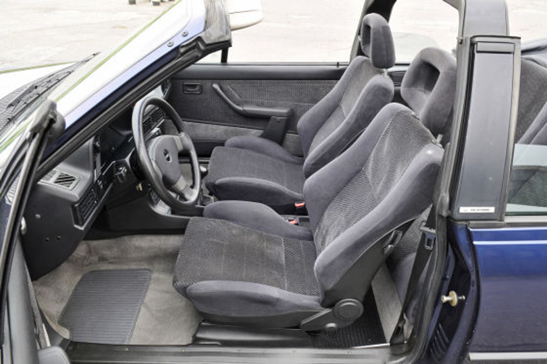 Cztery kabriolety z lat 80-tych