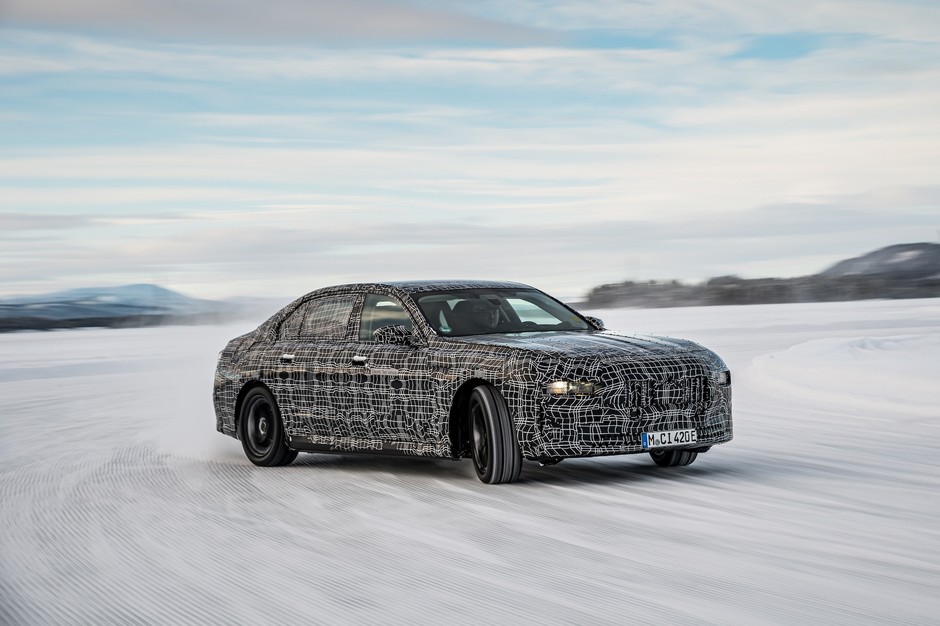 BMW i7