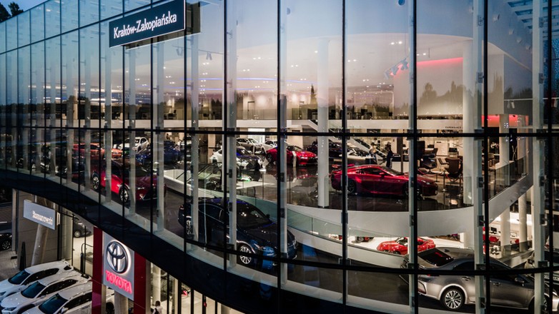 Luksusowe centrum Toyoty i Lexusa w Krakowie