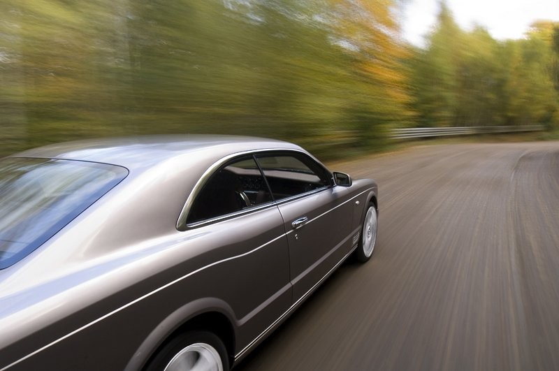 Bentley Brooklands: oficjalne dane techniczne