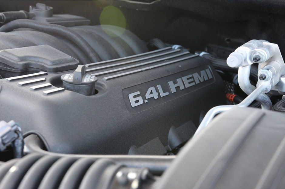 Jeep Grand Cherokee SRT – SUV jakich mało