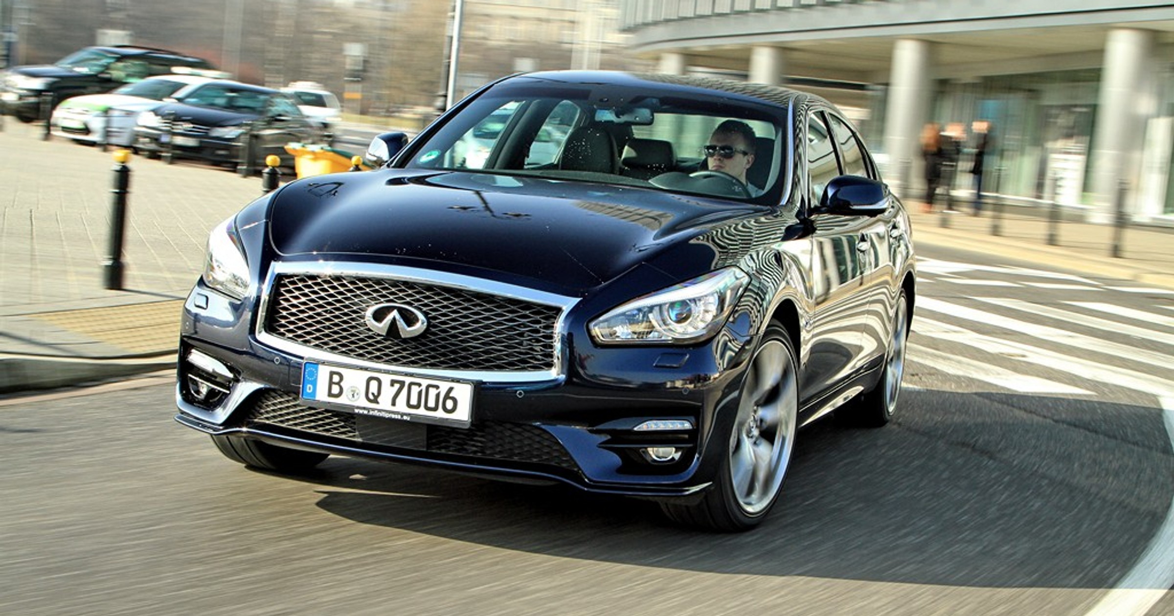 Infiniti Q70