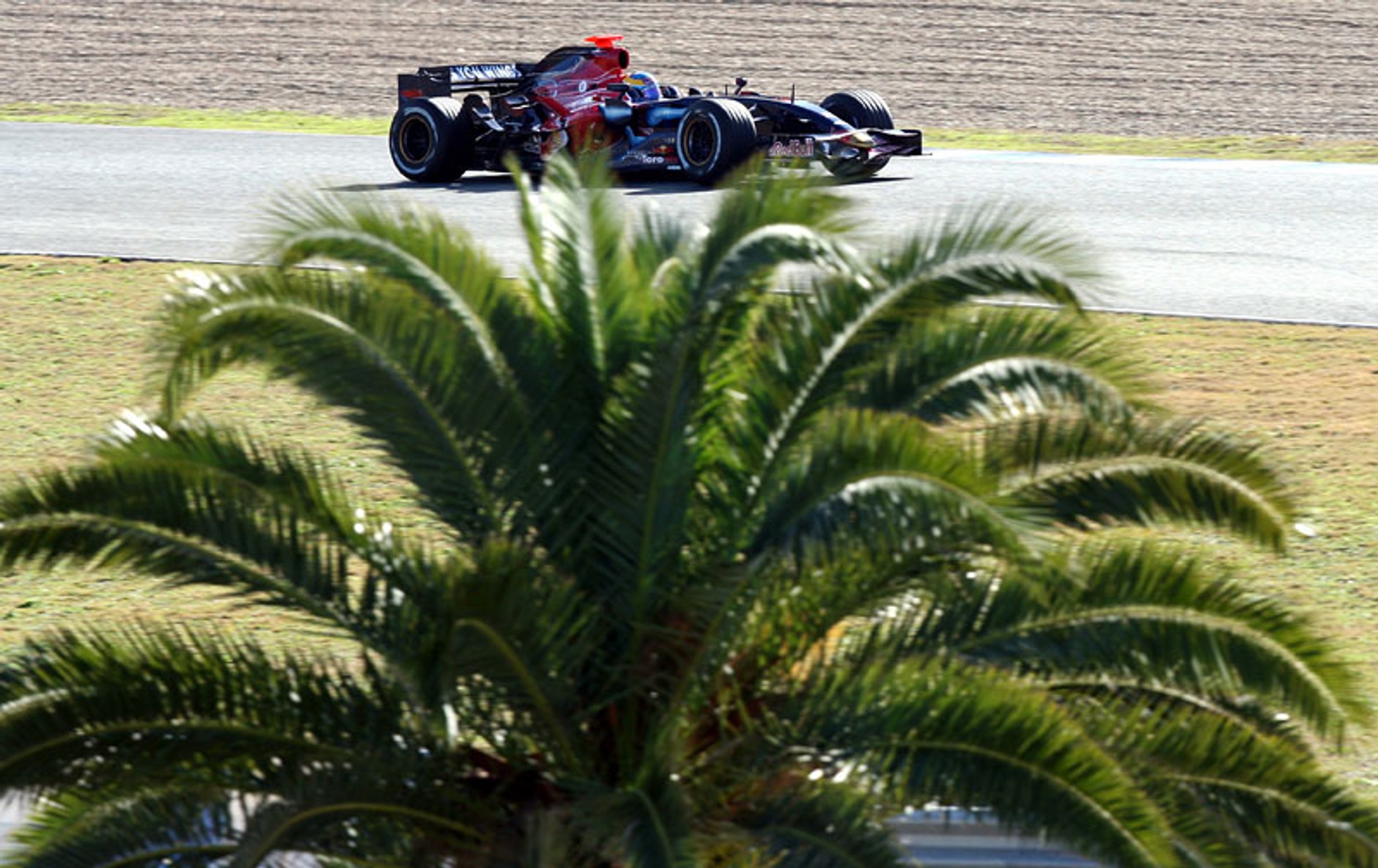Formuła 1: Fernando Alonso pokazał klasę w Jerez (fotogaleria z testów)