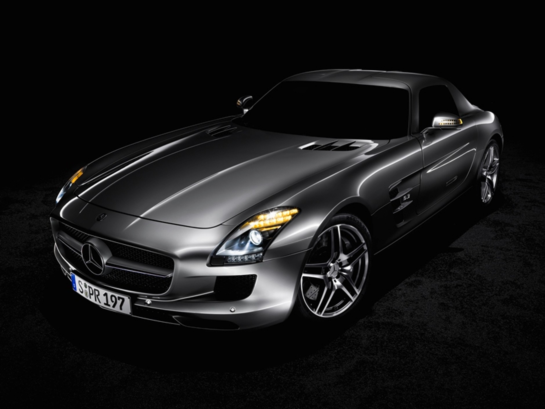 Mercedes SLS AMG w całej okazałaości