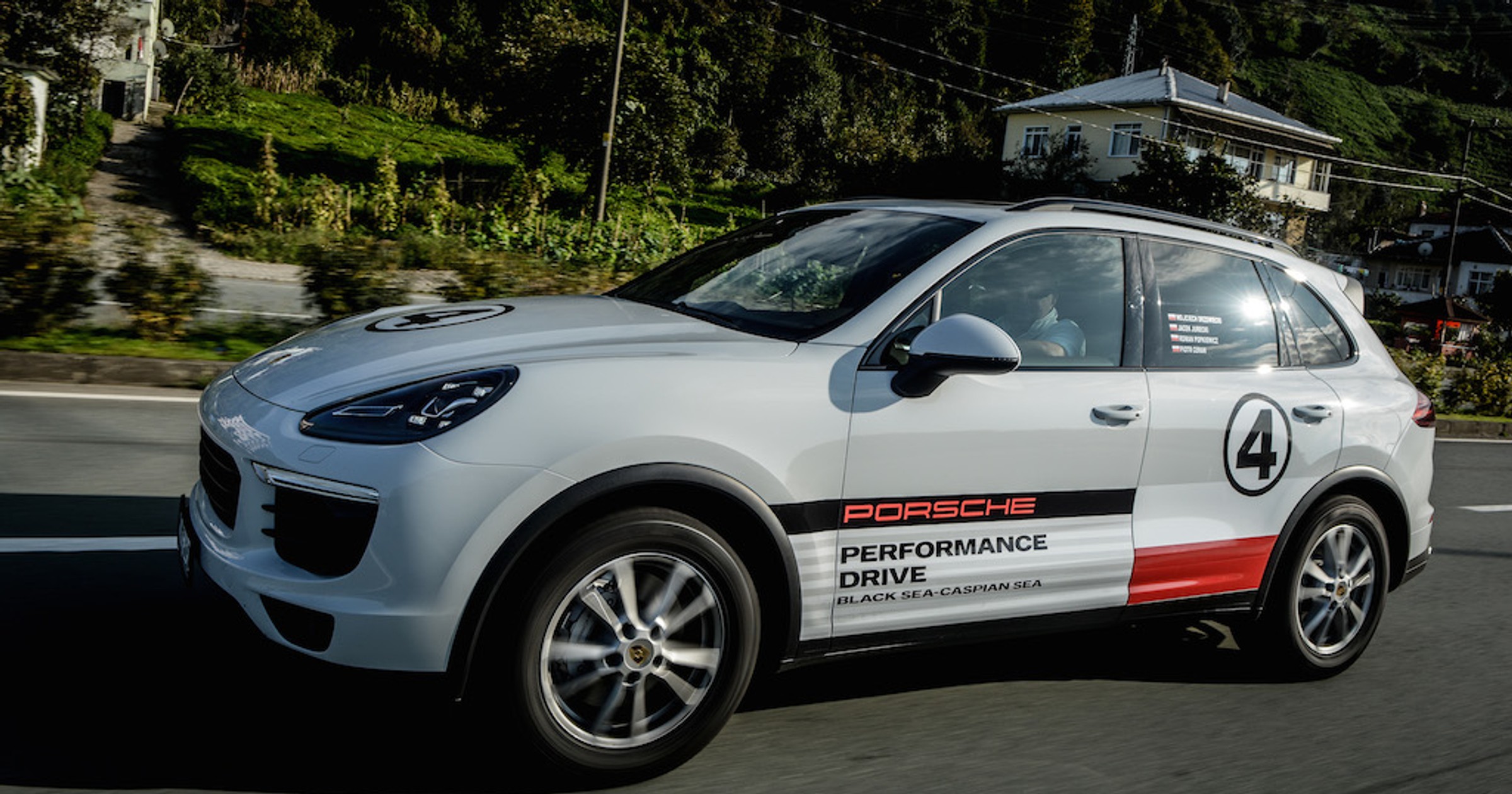 Porsche Cayenne na Kaukazie