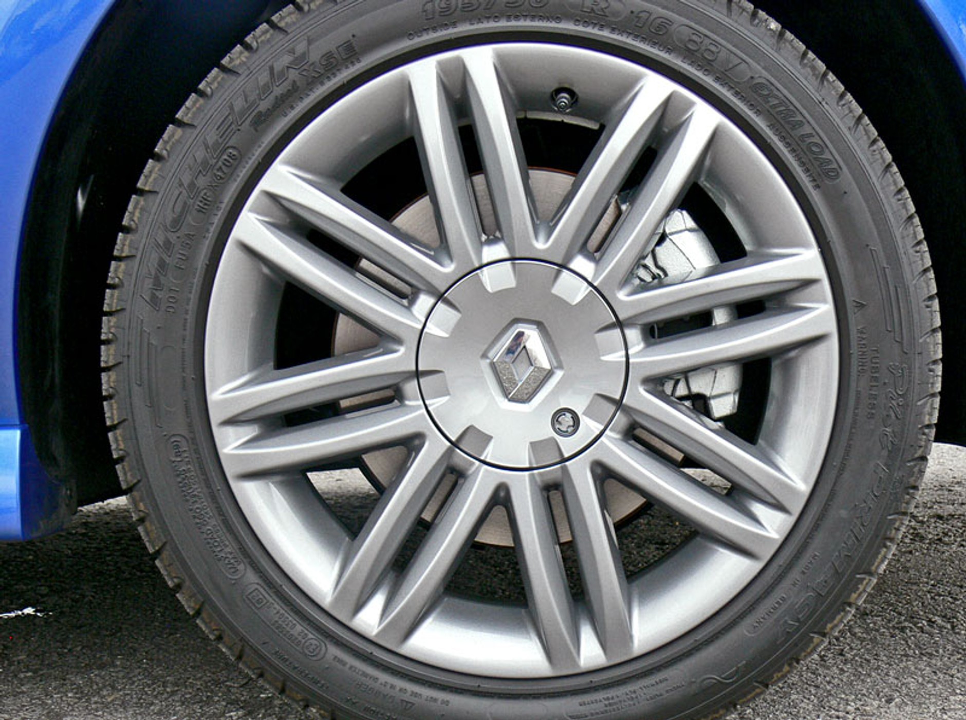 Renault: nowe Clio wkracza do salonów w Polsce (ceny)