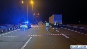 Uderzył w stojącą ciężarówkę. Tragiczny wypadek na autostradzie A4